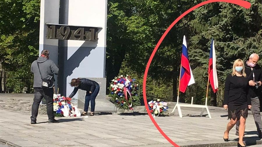 Když odcházelo vedení města od pomníku sovětských zajatců u sokolovského hřbitova, americká vlajka chyběla.