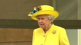 Alžběta II. asi zůstane mimo palác do konce roku