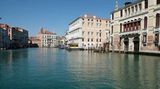 Voda v benátských kanálech je čistá jako nikdy