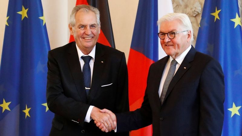 Prezidenti Německa a ČR Frank-Walter Steinmeier a Miloš Zeman.