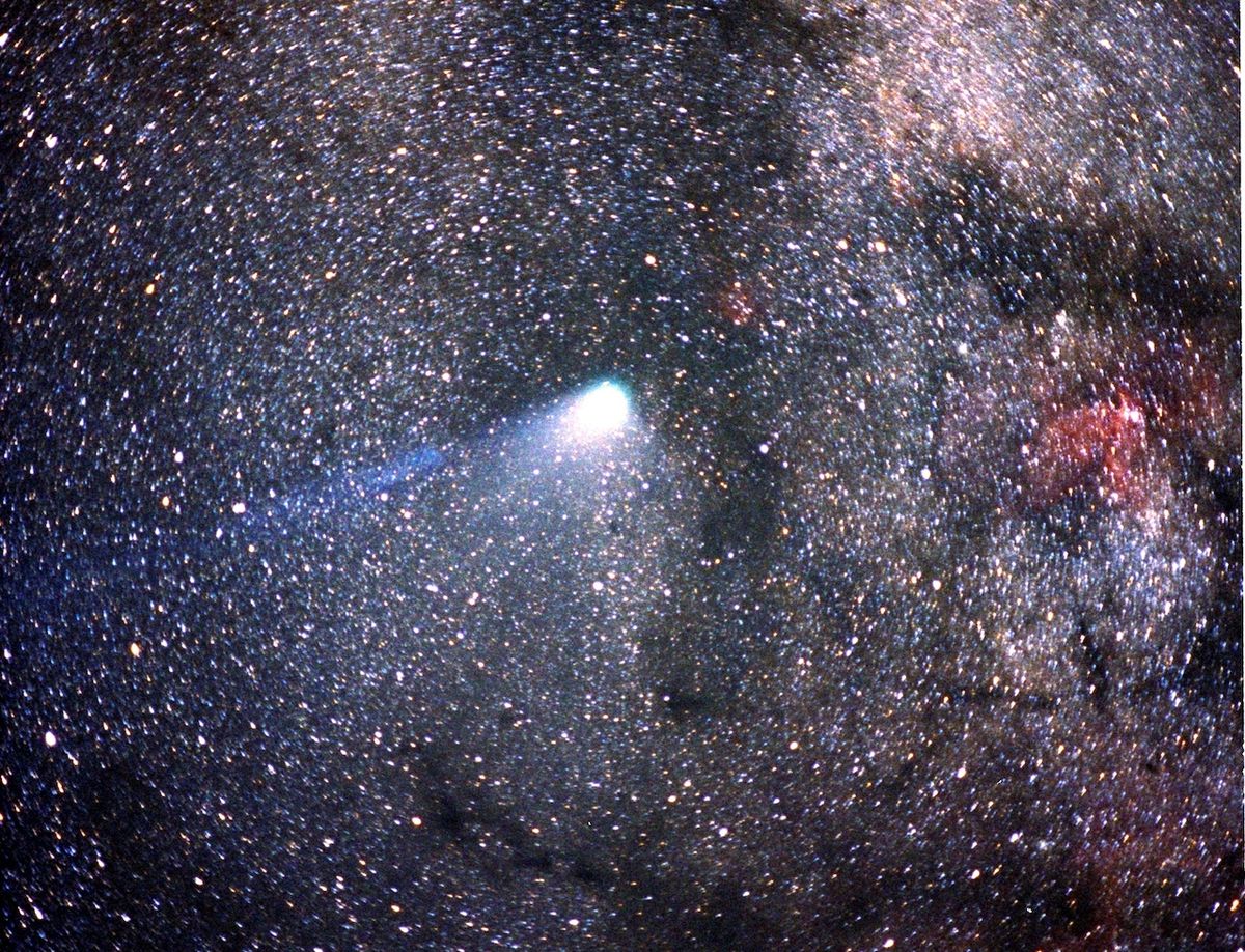 Halleyova kometa v noci z 8. na 9. dubna 1986