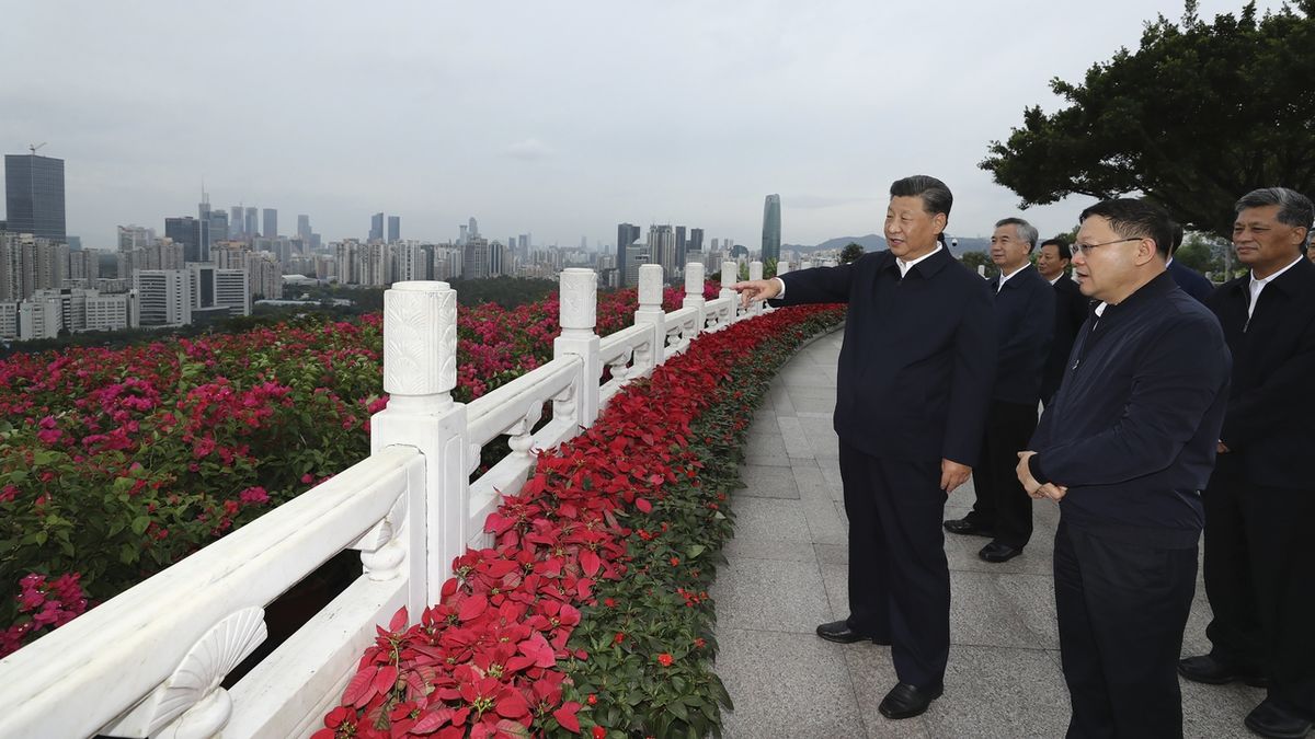 Prezident Si Ťin-pching na návštěvě jihočínského města Šen-čen.