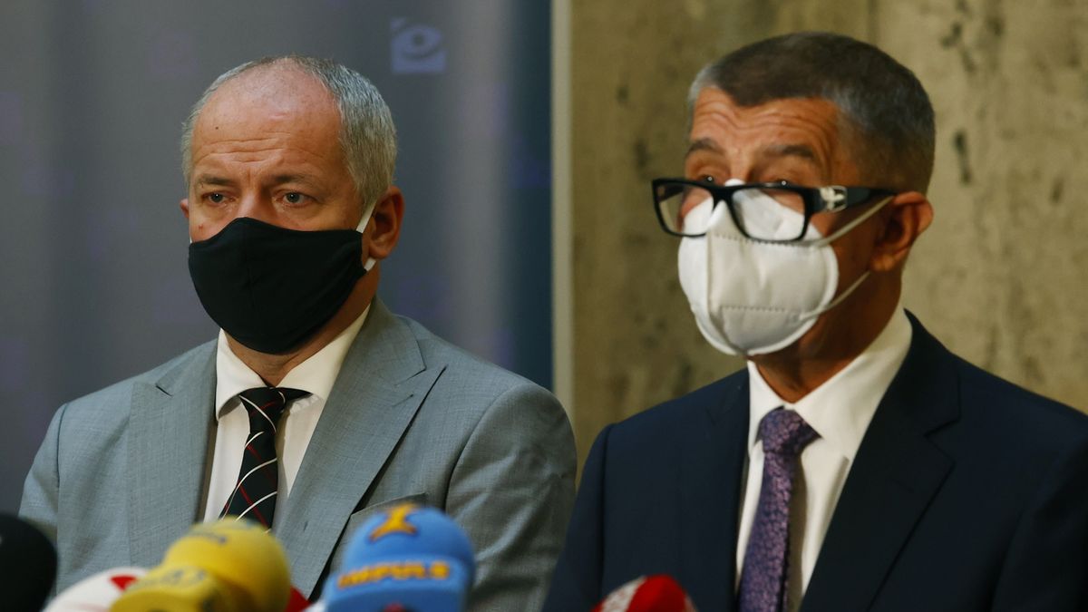 Ministr zdravotnictví Roman Prymula a premiér Andrej Babiš