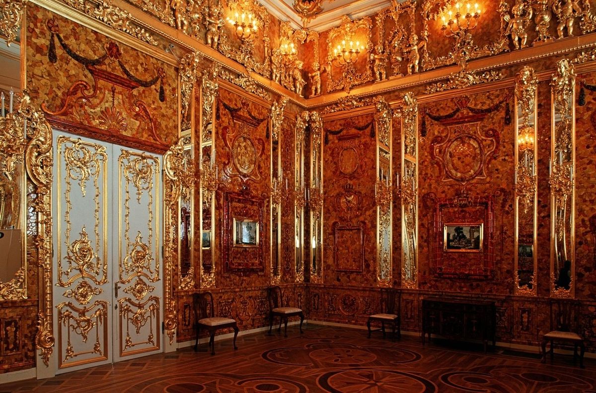 Replika jantarové komnaty v Kateřinském paláci