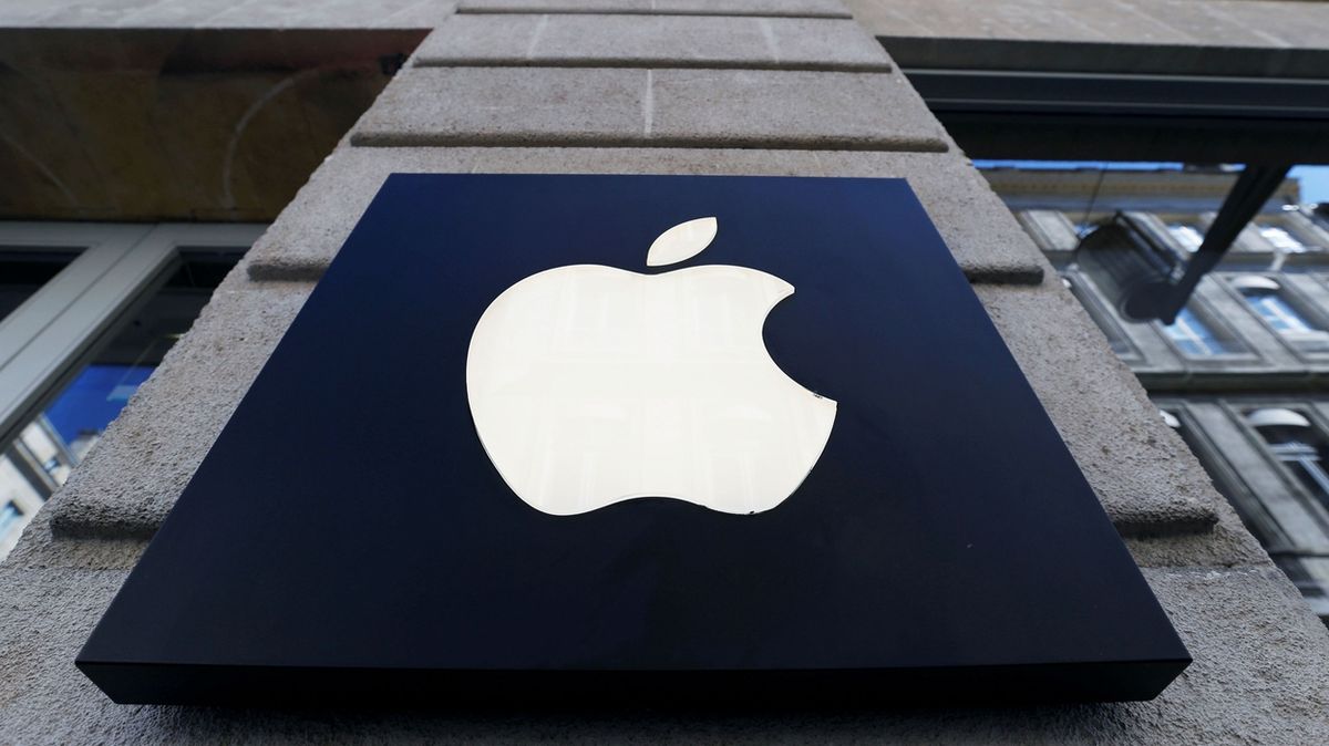 Apple porušil patenty, rozhodl soud. Odškodné je sedm miliard