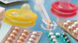 Zájem o antikoncepční pilulky klesá, ne vždy ale ženy zvolí lepší řešení