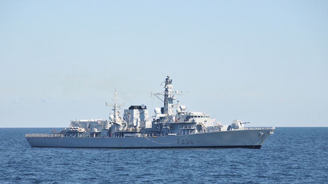 Britská fregata HMS Montrose