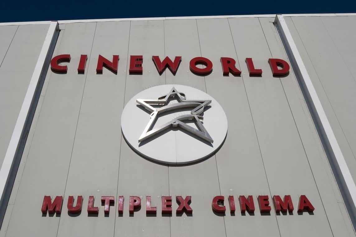 Kina Cineworld v USA a Británii zavírají.