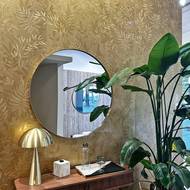 Barva i vzory obkladu utvářejí celkovou atmosféru koupelny a pomohou i s optickým řešením prostoru. Tmavší a teplé odstíny jsou útulné. 