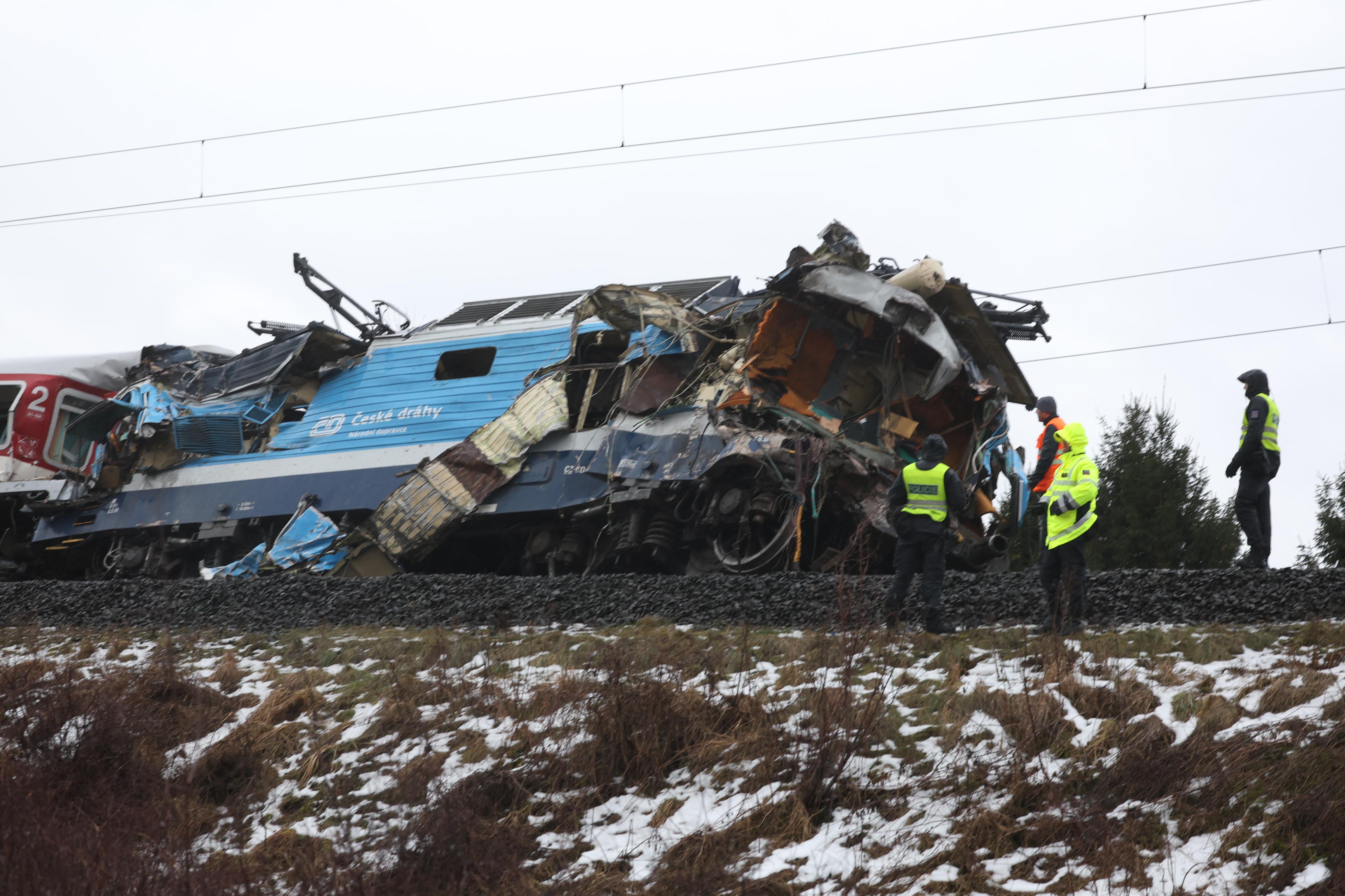 Tai nạn tàu hỏa nghiêm trọng ở Dolní Lutyni