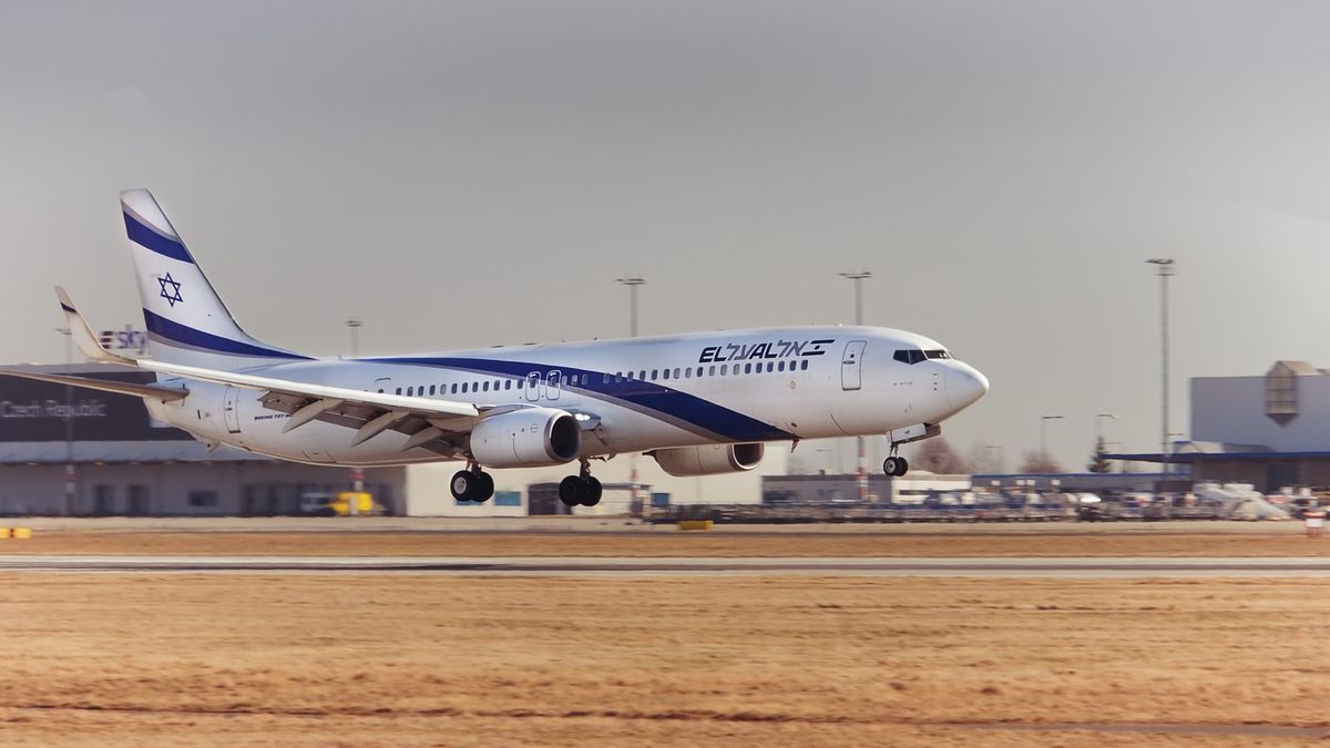 Let z Prahy do Izraele nouzově přistál v Řecku kvůli násilnému cestujícímu