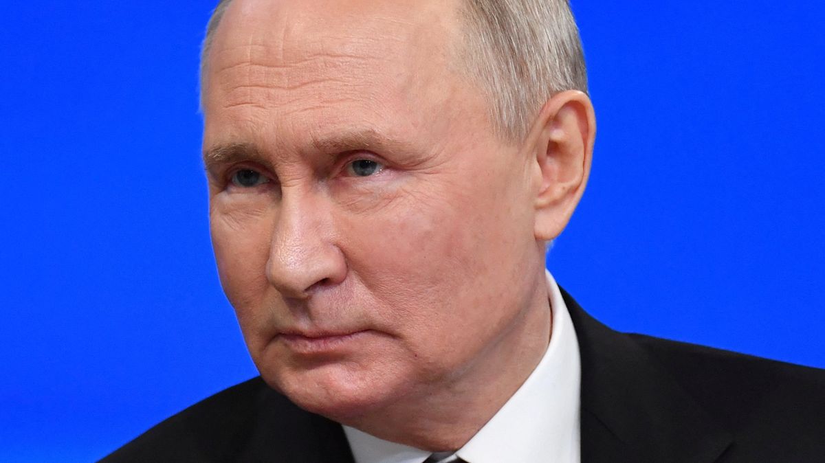 Putin půjde do voleb jako nezávislý kandidát. Spřízněné partaje ho podpoří