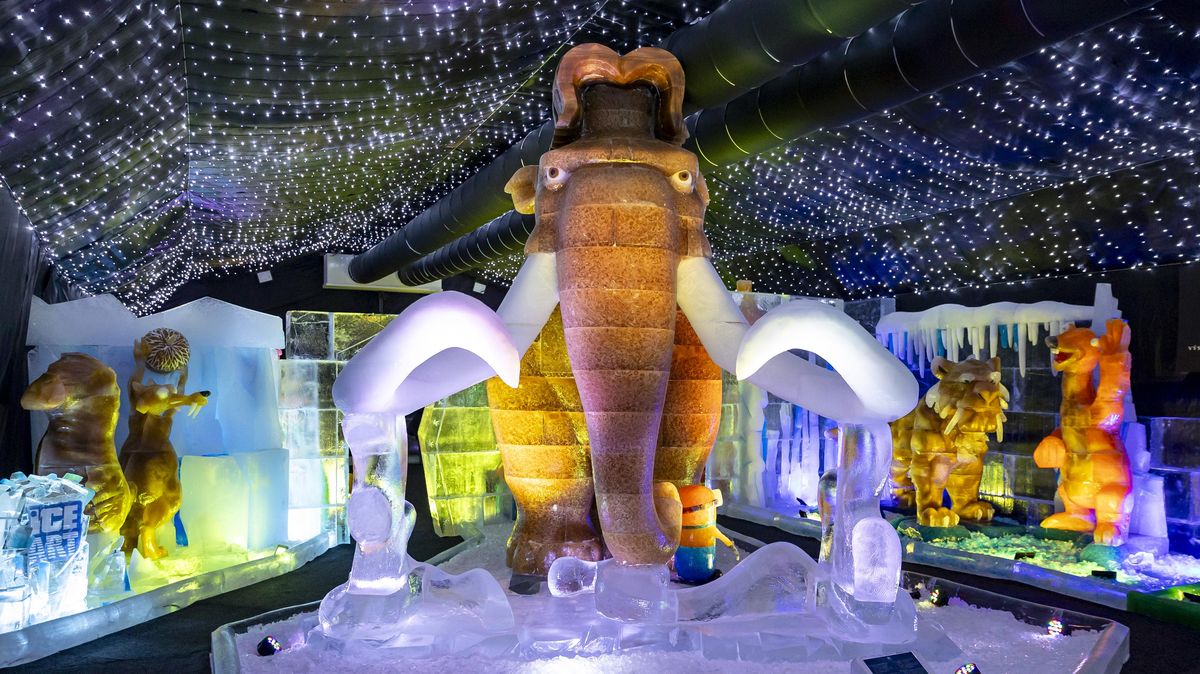 FOTO: Výstava ledových soch zve do říše pohádek