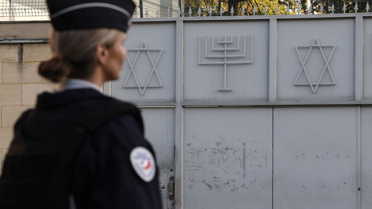 En France, ils recherchent les agresseurs qui ont attaqué un homme sortant d’une synagogue
