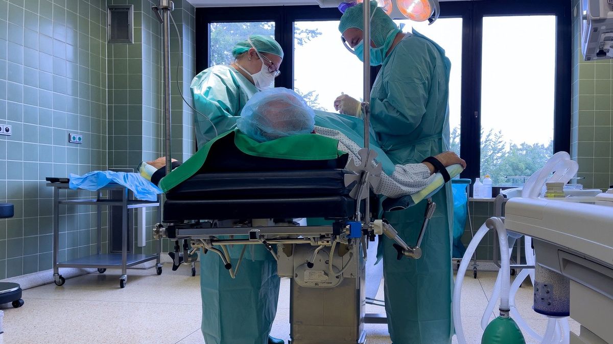 Argentinec šel na rutinní operaci žlučníku, lékaři jej omylem sterilizovali