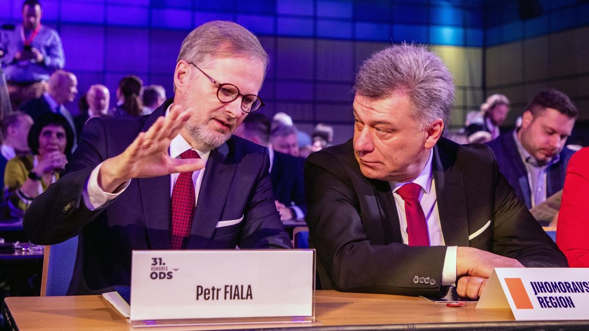 Scénáře, když padne vláda: Pokus o novou či vládnutí v demisi
