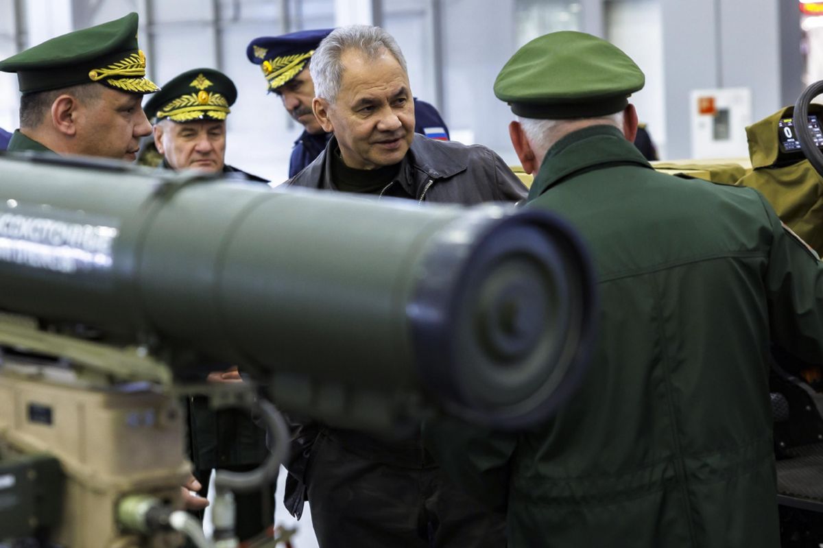 Rusko už vyrábí více zbraní, než potřebuje na Ukrajině, varují Němci