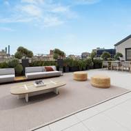 K bytu patří veliká střešní terasa