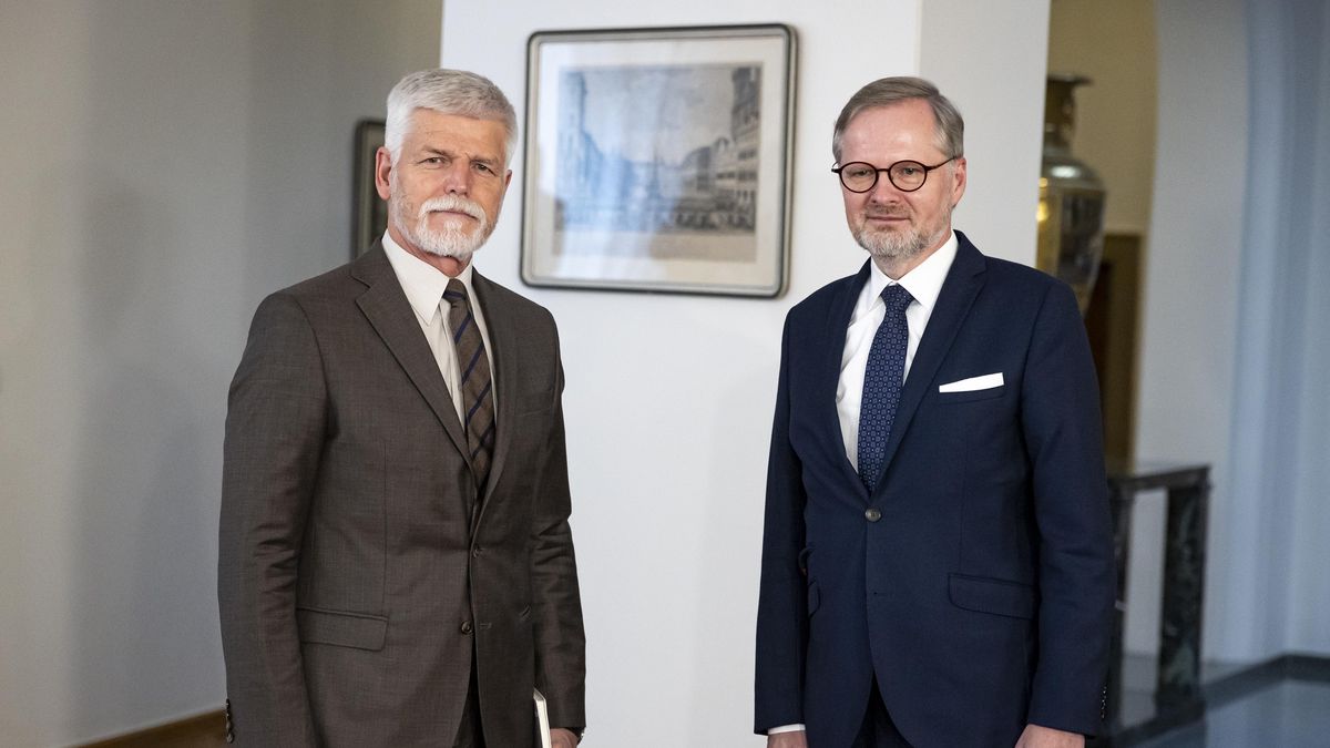 Pavel na Hradě řeší s nejvyššími ústavními činiteli zahraniční politiku