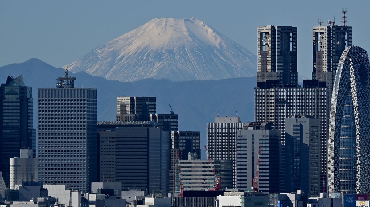 Developer zboří nový desetipatrový dům. Nechce lidem blokovat výhled na horu Fudži