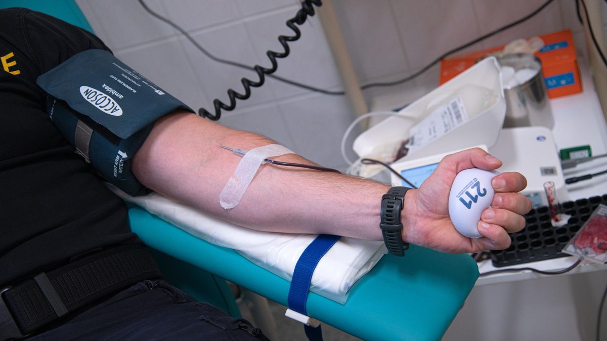 Homosexuální styk už nebude překážkou, ministerstvo mění pravidla pro dárce krve