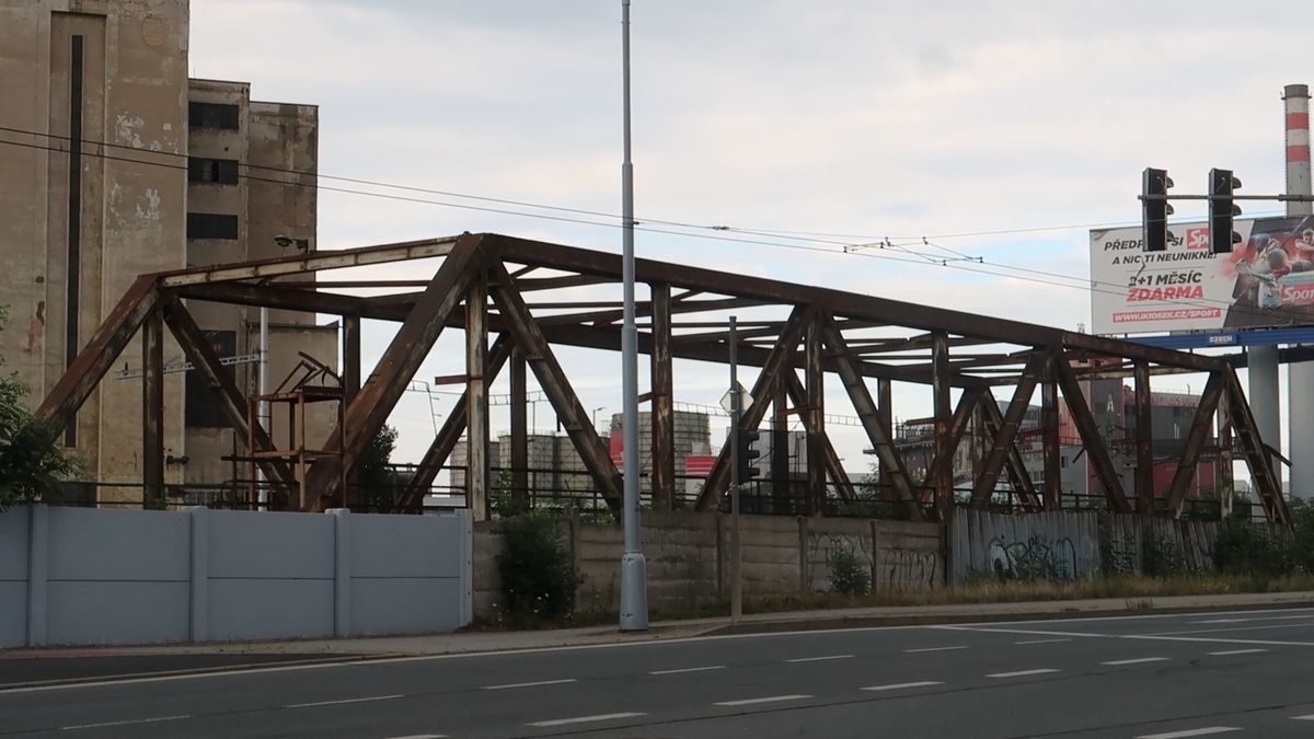 Darovaný most se Plzni pořádně prodraží