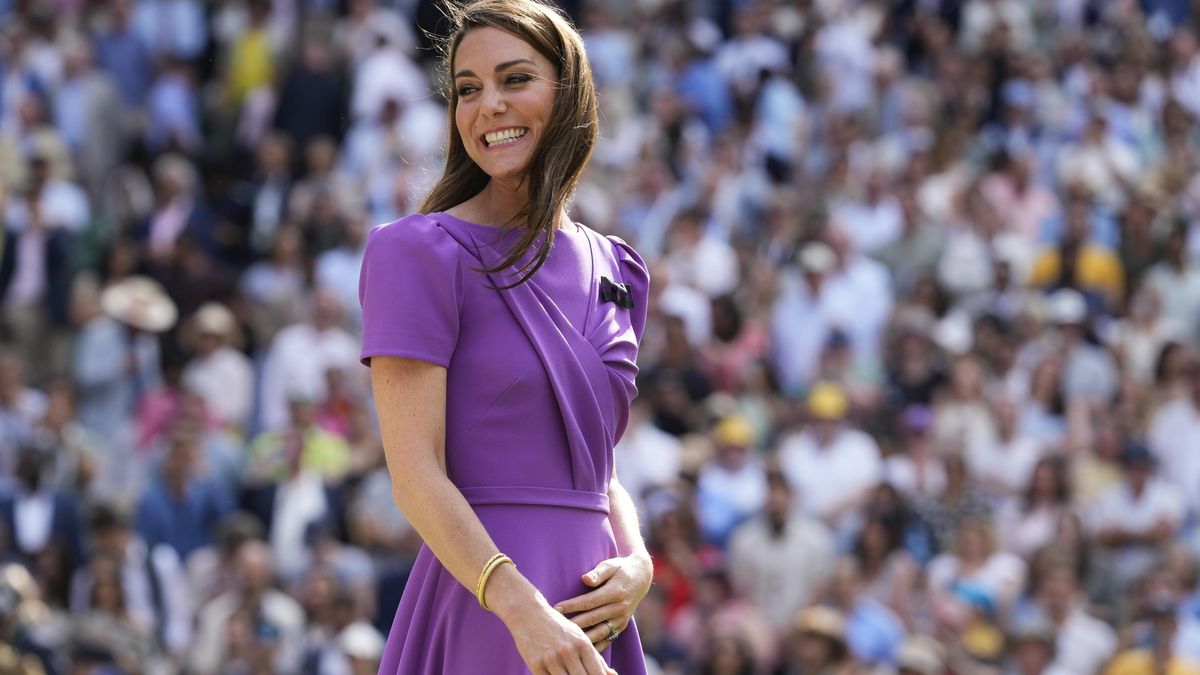 Fialové šaty princezny Kate na Wimbledonu mají svou symboliku