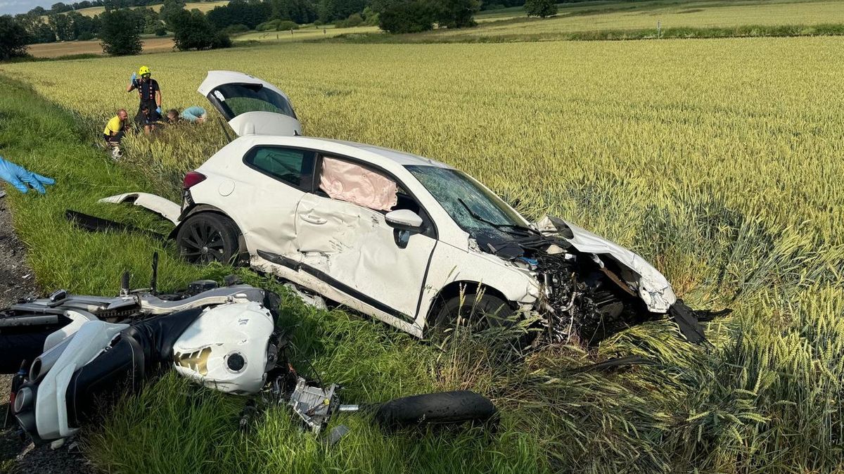 Policisté hledají svědky nehody, při níž na Strakonicku zemřeli dva motorkáři