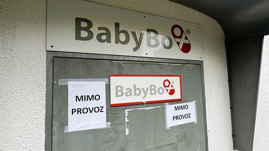 Poškozený babybox už znovu funguje, viník se policii přihlásil sám