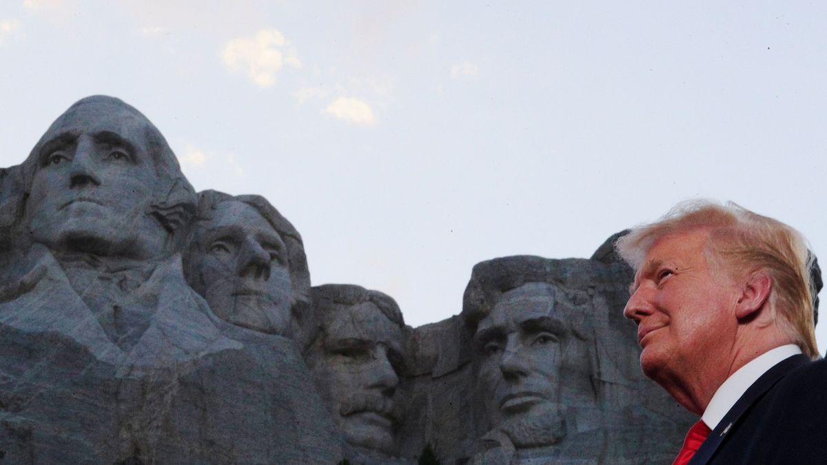 Americký prezident Trump u památníku na hoře Rushmore