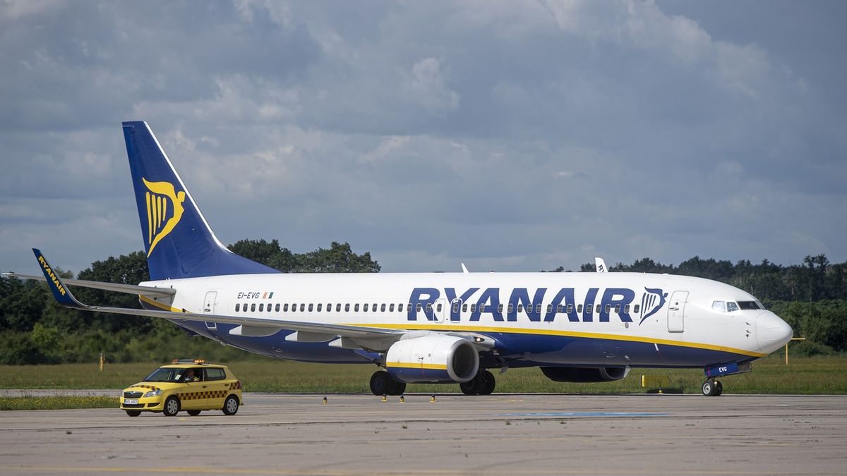 Prodejce letenek Kiwi nemusí dát Ryanairu e-maily klientů, rozhodl soud v Brně