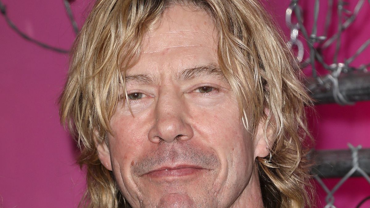 Baskytarista Duff McKagan promluvil o alkoholu, drogách i psychických problémech