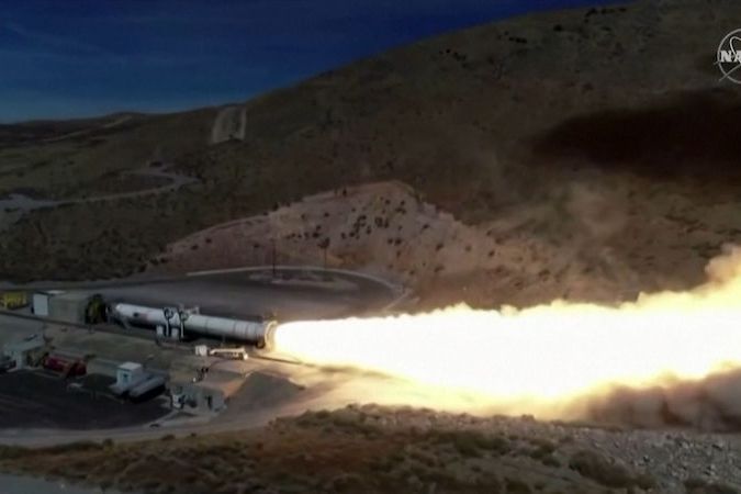 BEZ KOMENTÁŘE: NASA v Utahu úspěšně otestovala raketový stupeň