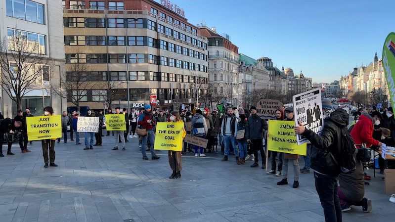 Greenpeace demonstrovala na Václavském náměstí proti dohodě o Turówu
