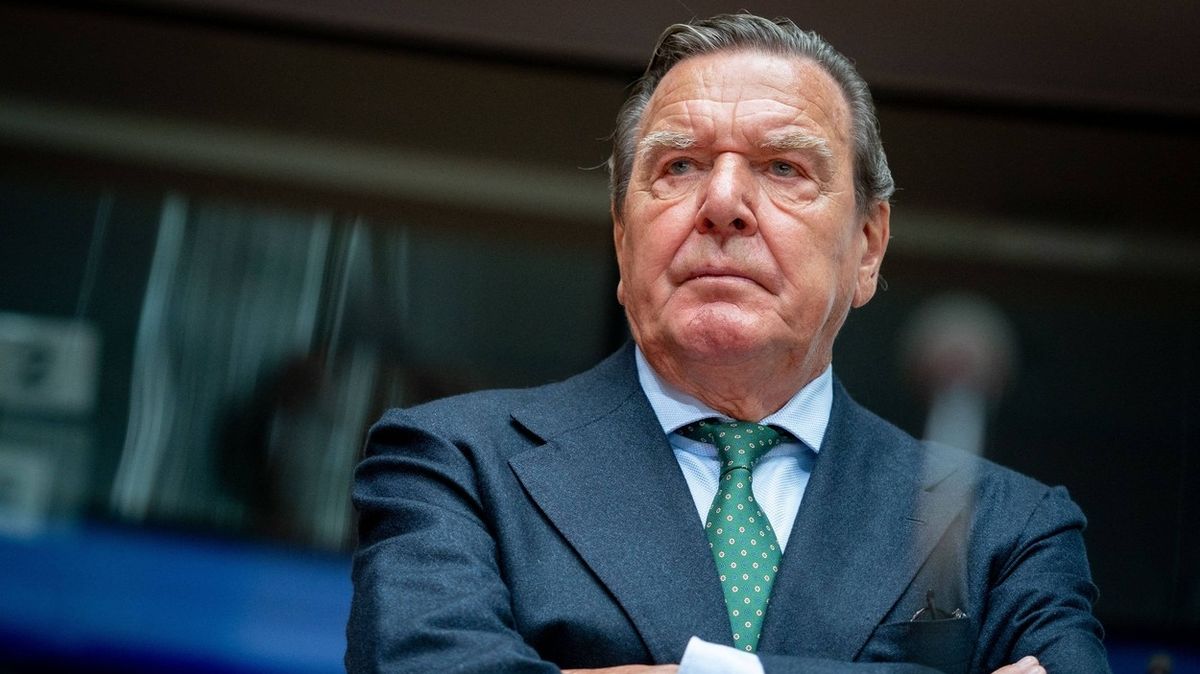 Německá sociální demokracie žádá Schrödera, aby odešel z ruských firem