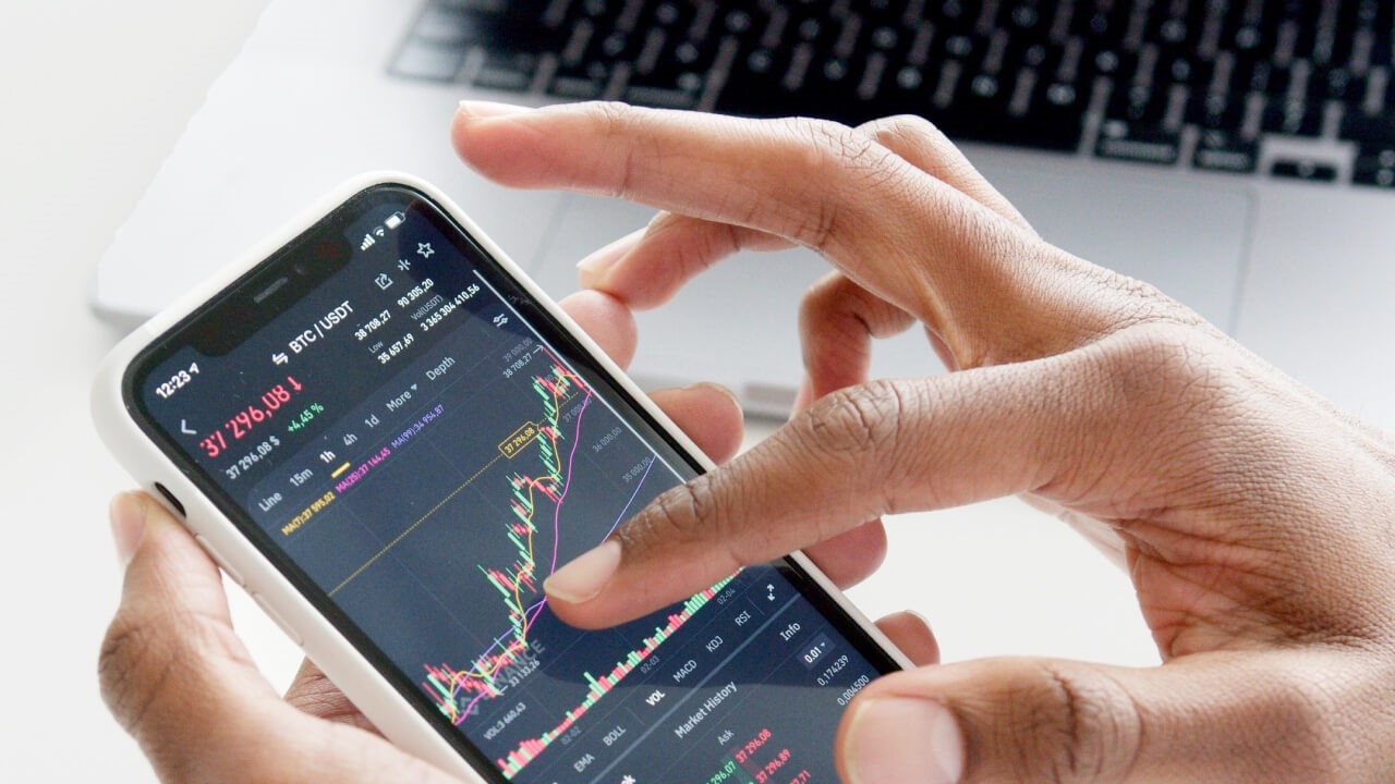 Obavy z inflace sílí. Investoři ve velkém prodávají dluhopisy