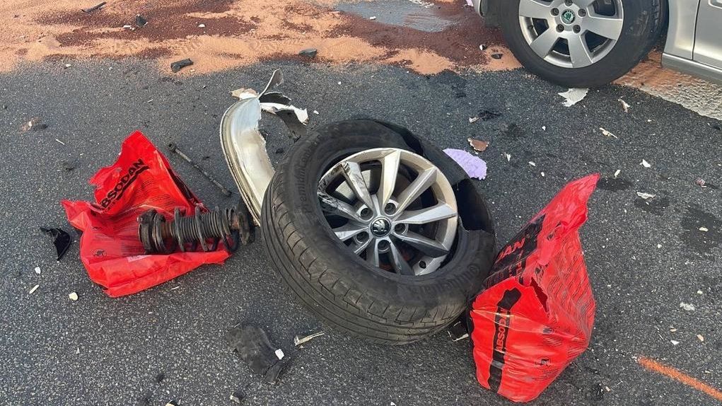 Srážka aut na Znojemsku: Jeden mrtvý, dva zranění