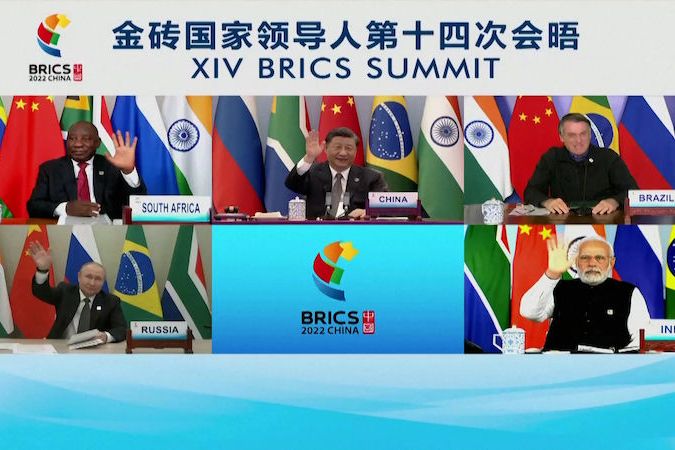 BEZ KOMENTÁŘE: Summitu Brics se účastní i Putin