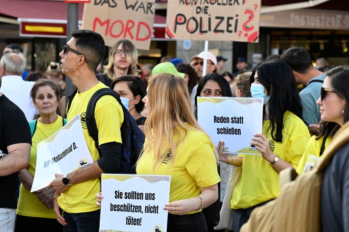 Demonstrace proti policejnímu násilí v Dortmundu
