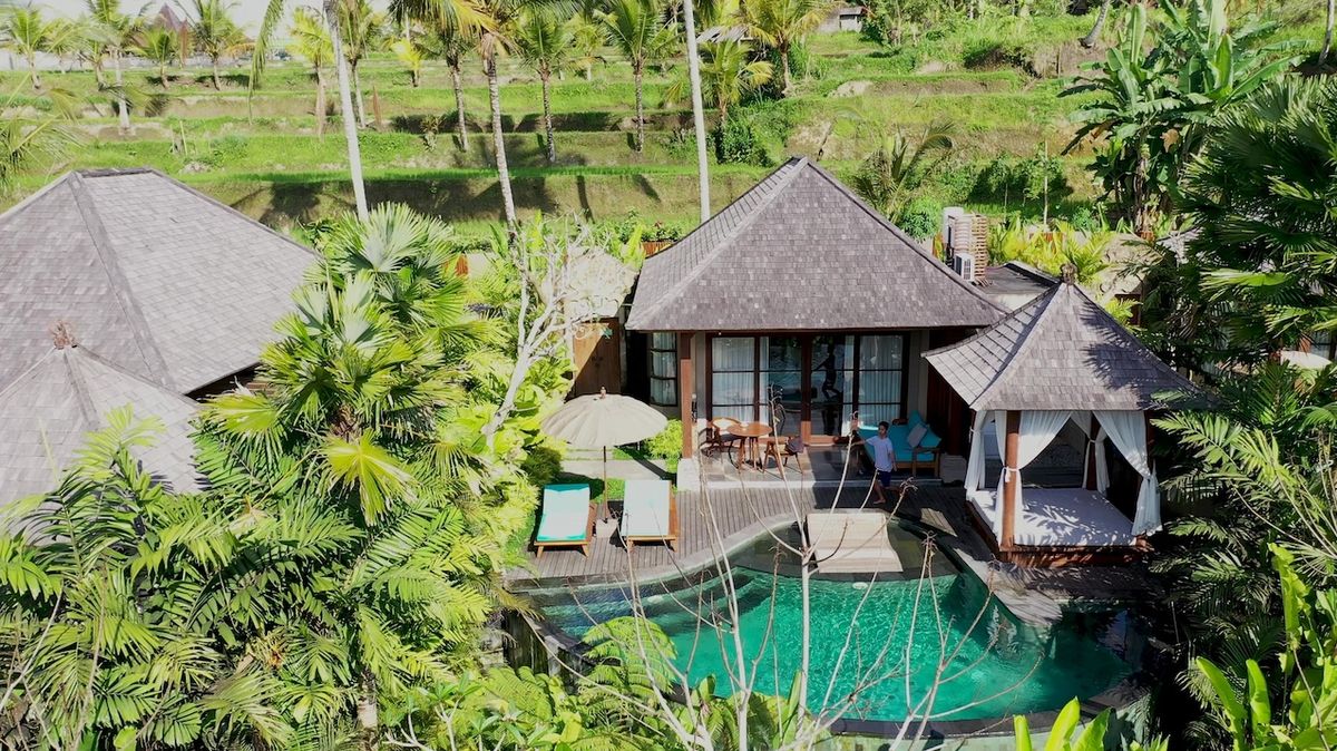 Rezervovala si luxusní vilu na Bali. Místo ní našla zchátralou barabiznu
