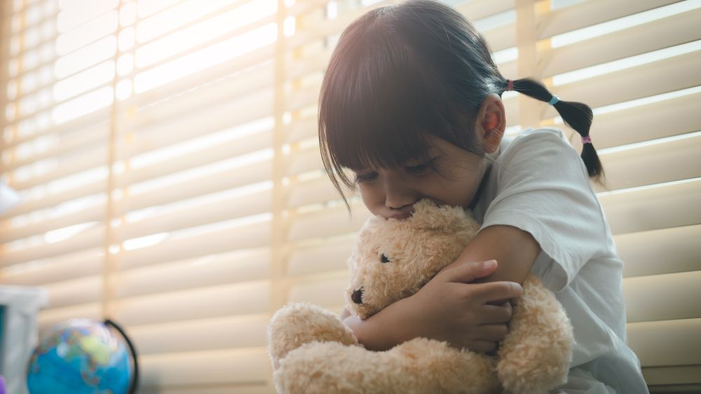 Když trauma z dětství brání zdravým vztahům