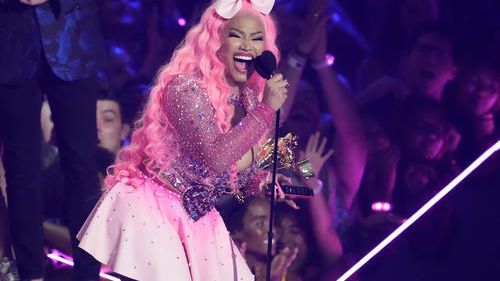 Rapperka Nicki Minaj musela zrušit koncert v Manchesteru, policie ji zadržela na letišti kvůli marihuaně