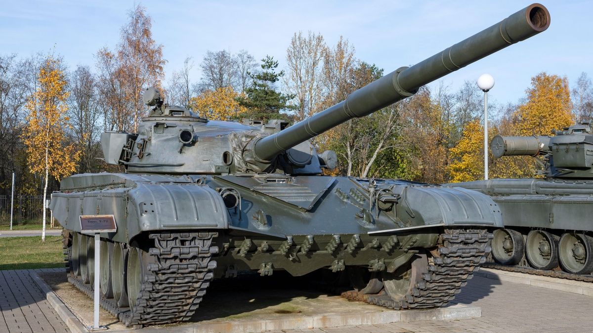 Děkuji, přátelé, vzkázal Kuleba Čechům. Ukrajina dostane 90 českých tanků