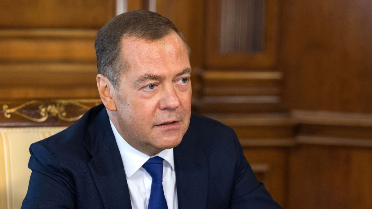 Uspořádáme v Berlíně vojenskou přehlídku, pohrozil Medvěděv