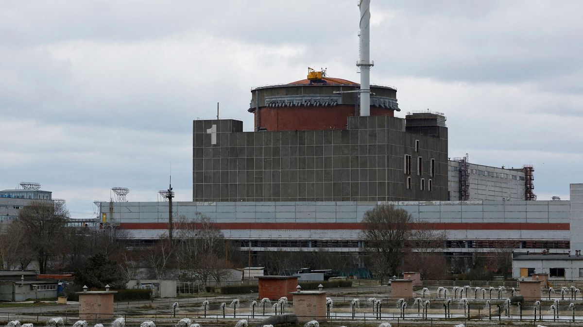 Záporožská jaderná elektrárna byla bez proudu zvenčí