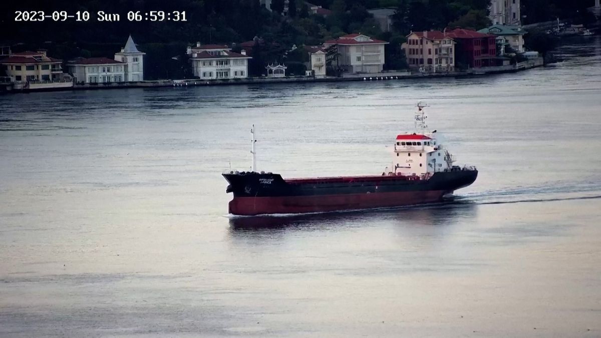 Rusko v Černém moři zasáhlo civilní loď