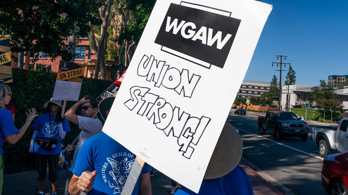 Odbory odvolaly stávku, hollywoodští scenáristé se mohou vrátit k práci