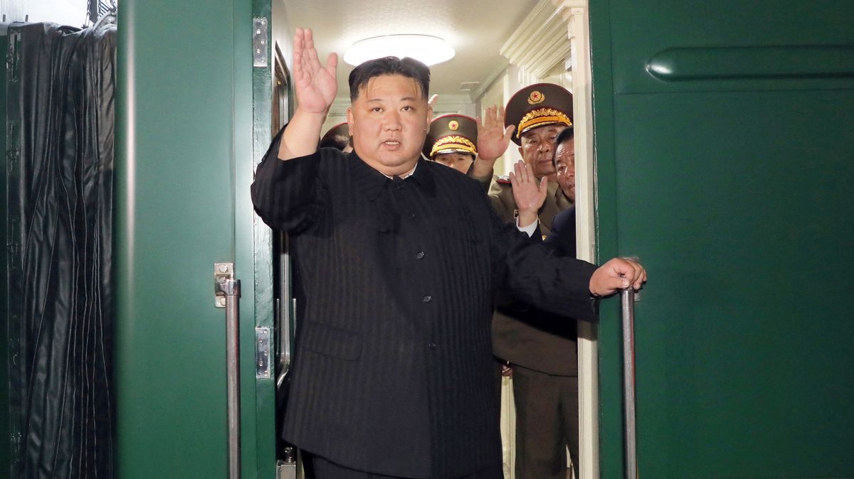 Kim přijel za Putinem obrněným vlakem, jednat se bude o dodávkách zbraní