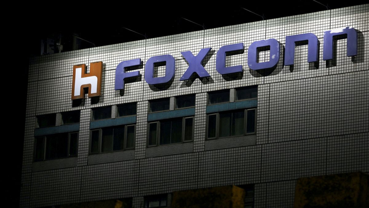 Čína vyšetřuje výrobce iPhonů Foxconn kvůli daním