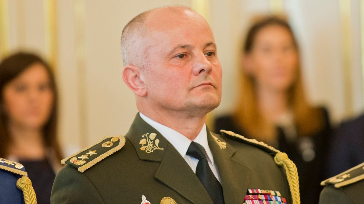 Na Slovensku stíhají exšéfy vojenského zpravodajství za rozkrádání. Zajištěny byly i byty v Praze